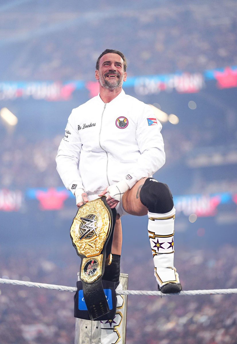 CalamitousDesgn's tweet photo. Wins WHC in a banger, gets cashed in on, wins WHC again, banger title reign, drops title to a bum, takes a 3 month break, wins Undisputed gold in another casual banger

What a time to be alive 
CM Punk you are the best in the world https://t.co/dES8OrbWZQ
