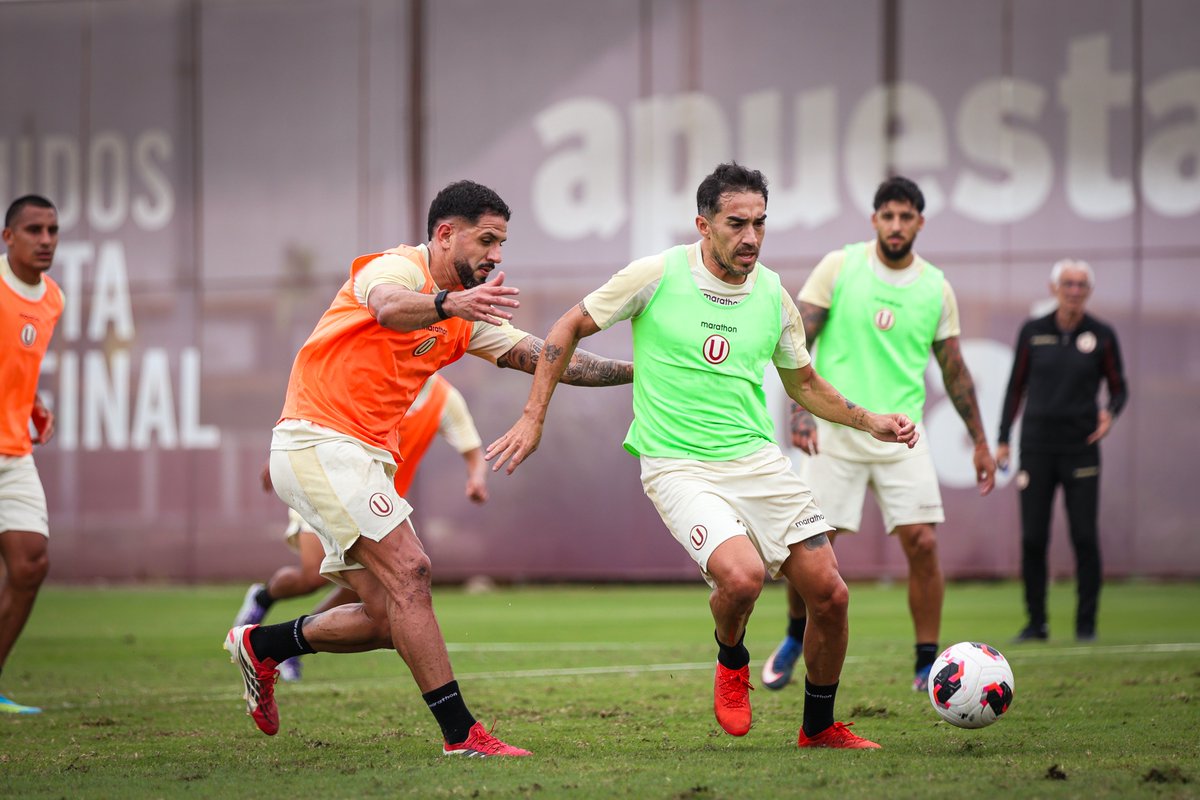 Universitario's tweet photo. 𝗗 𝗘 𝗧 𝗘 𝗥 𝗠 𝗜 𝗡 𝗔 𝗖 𝗜 𝗢́ 𝗡 👊

🎟️ Este sábado nos reencontramos en casa. Adquiere tus entradas aquí ▶️ https://t.co/dN6uAGG6o1

#ConLaUsiempre https://t.co/GutXwELQY0