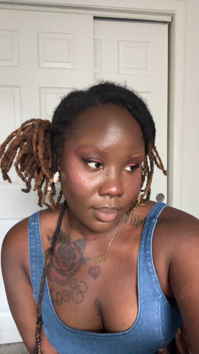 theessenceofit7's tweet photo. Rare bitch like a mixed tape, where’d you find this??? 😍🔥 https://t.co/3wReVcQJYN