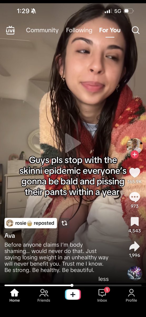 tinyprincessc's tweet photo. sigh theres a reason i hate tik tok

i hate how people treat eds https://t.co/eUE2AMXtHd