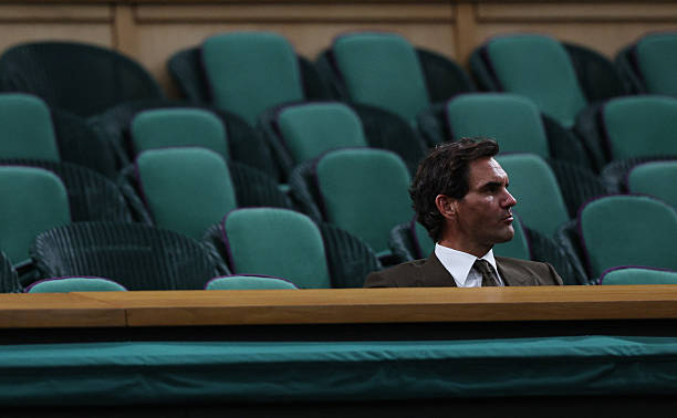 Leonard40959202's tweet photo. Roger Federer solo nel Royal Box #Wimbledon 
📸getty https://t.co/m55BpQcTpS