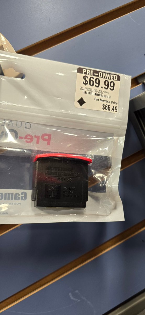 YoshiSonicCD's tweet photo. Wow they weren't kidding RAM is expensive 😭 https://t.co/8VebyMgjNy