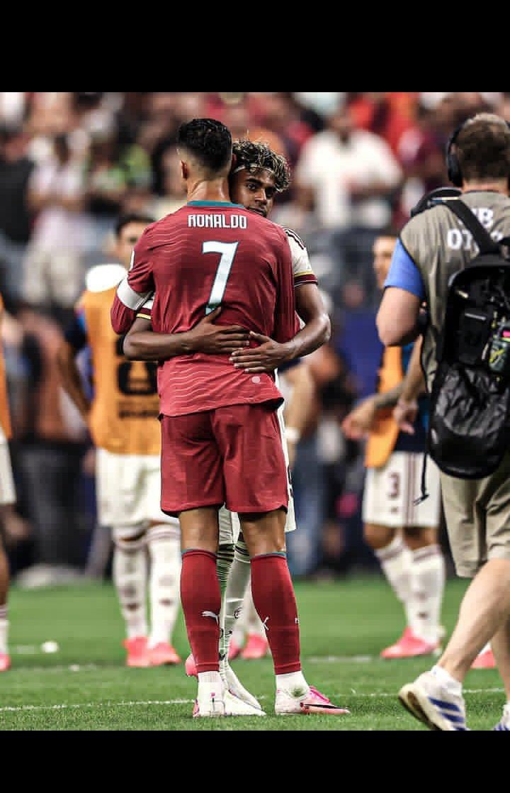 Bryson_Eminence's tweet photo. It hurts today, but a defeat will never define who you are. Thank you for inspiring me every day with your strength, dedication, and passion for football.
For me, you will always be the greatest of all time.
♾️ ❤️🇵🇹
#ronaldo #Greatestofalltime #GOAT #ESPP https://t.co/vTkkBqBFk3