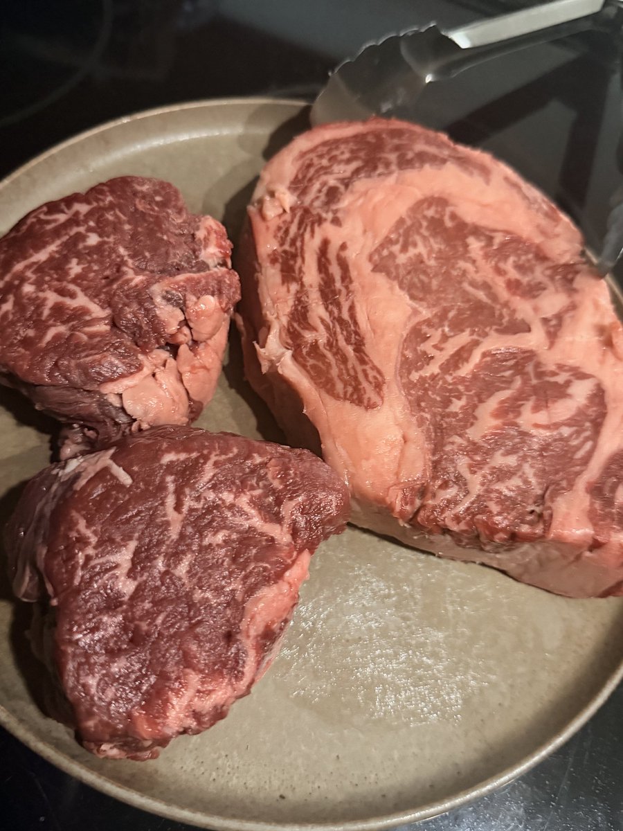 DruBBad's tweet photo. @grpwins That’s a ribeye!!! (And 2loins)😉 https://t.co/aW0pwuwHtz