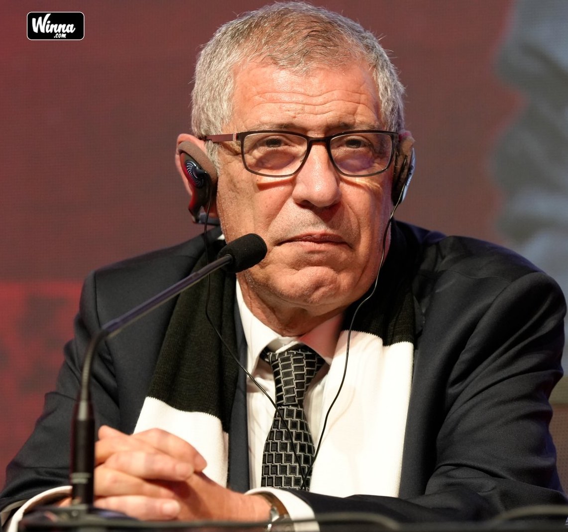 WinnaFC's tweet photo. 🚨| Fernando Santos(Former Portugal Manager):

I was removed as Portugal manager for benching Ronaldo in a knockout game. Today, everyone saw Gonçalo Ramos couldn't even get on because the manager wanted Ronaldo to play all 90 minutes.😳 https://t.co/WydzHJfQWu