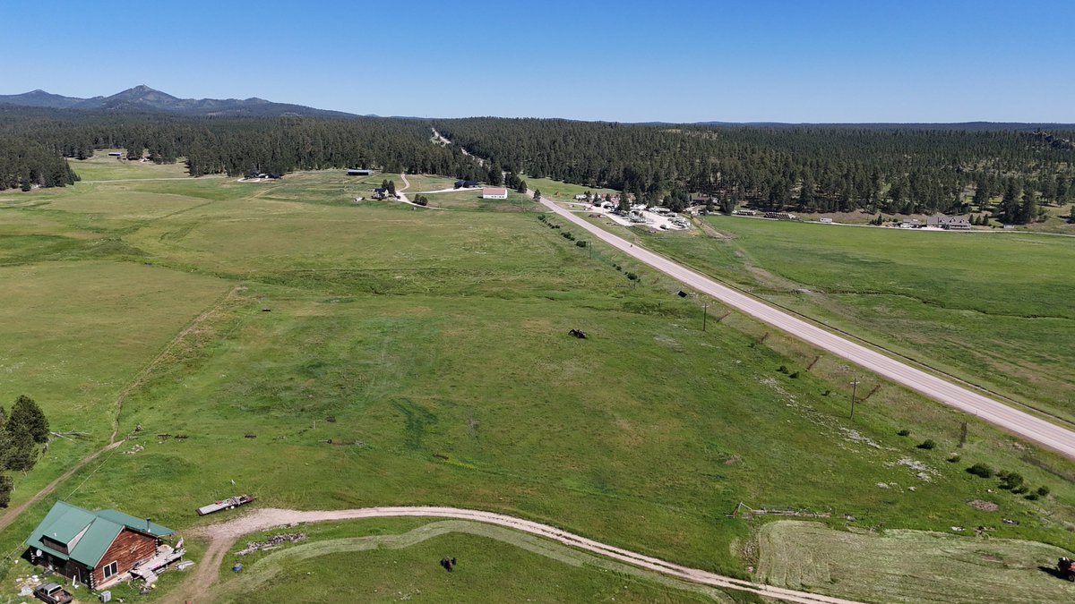 christians_team's tweet photo. #JustListed  Lot R-2C1 US Hwy 385, Deadwood, SD | $499,900
7.96 Acres, No Covenants, Views for Miles in Every Direction
.
- https://t.co/5a2FmtSEAT
- Direct frontage on US Highway 385
- Borders national forest
- Just 15 minutes from Deadwood

Call 605-340-0768 for details https://t.co/rT0x6ALyPN