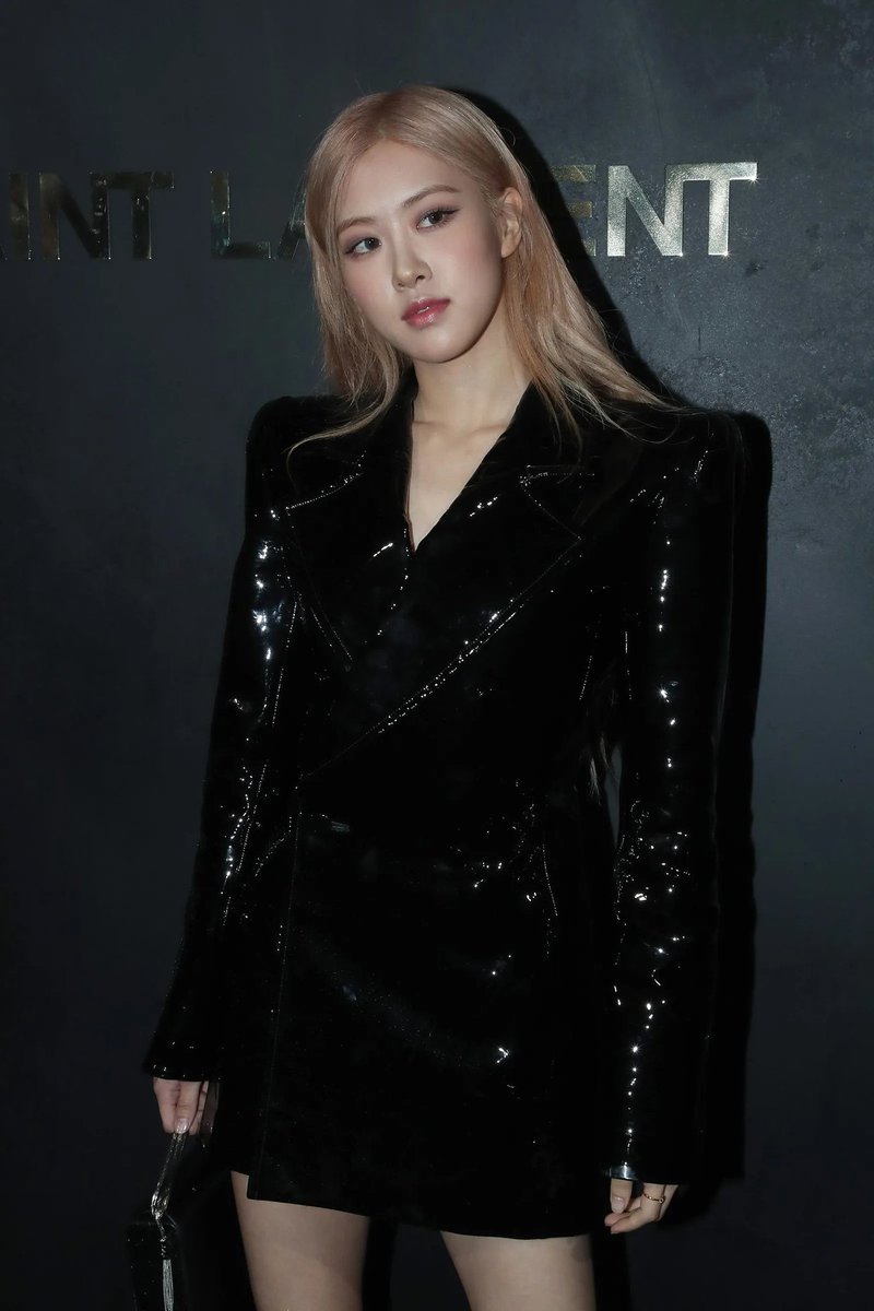 RoseRostamy's tweet photo. ROSÉ said one of hérs favorites looks was the black blazer, she feels like Spiderman feeling like a new persona after being bitten by the spider @YSL https://t.co/3rZtfklA0t