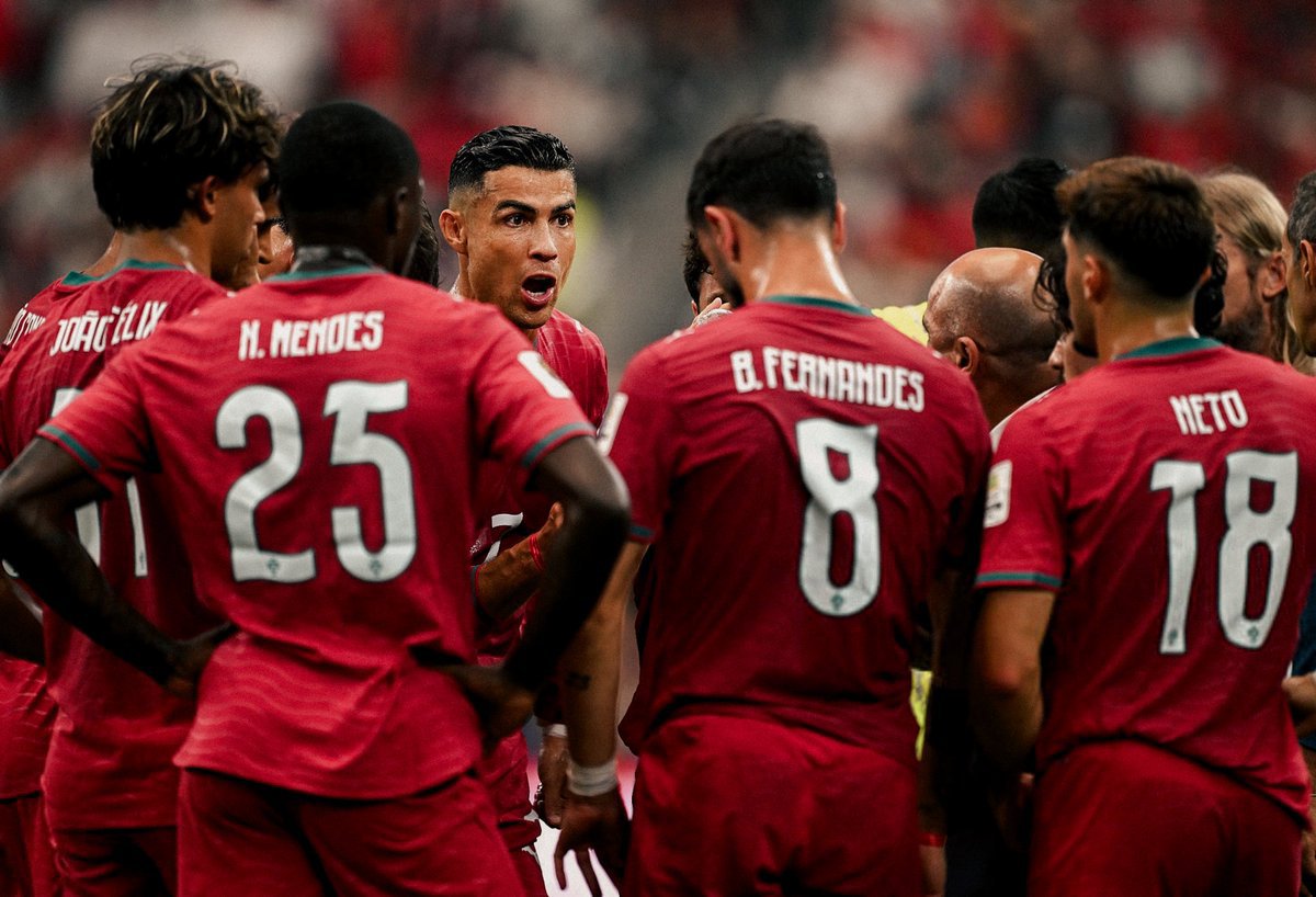 ElJulianismo's tweet photo. 🇵🇹 Mundial de los jugadores de Portugal:

Cristiano Ronaldo: 3 goles.
Rafael Leao: 1 gol y 1 asistencia.
Goncalo Ramos: 1 gol.
Joao Neves: 1 gol.
Nuno Mendes: 1 gol.
Bruno Fernandes: 1 asistencia.
Pedro Neto: 1 asistencia.

4 están en su PRIME y el mejor fue un tipo de 41 años. https://t.co/UftPc9qT8S