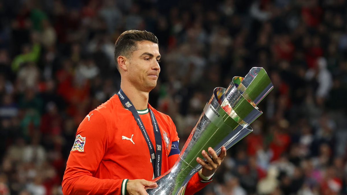 Otakulte7's tweet photo. Je sais pas si c'était ton dernier match mais merci pour tout. On ne peut pas tomber sur un mec de 41 ans et le rendre responsable de cet échec quand derrière lui, des starlettes à leur prime se cachent. Alors merci Cristiano pour nos 1ers trophées, t'aurais mérité le plus grand https://t.co/K4zrHkzSW3