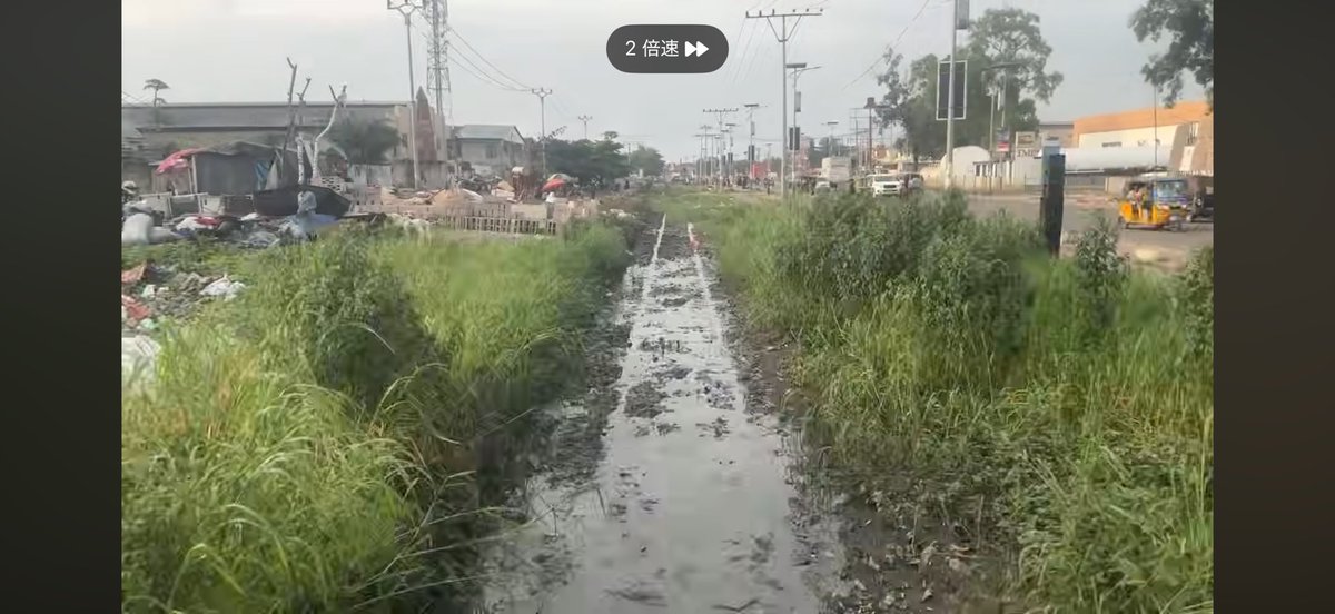 higasino5's tweet photo. これ、やばいな。JR北海道の線路がやばすぎてしょっちゅう脱線してる本線走行してた車両だけど最早それどころじゃない場所走ってて爆笑。 https://t.co/jI4qRXKUnn