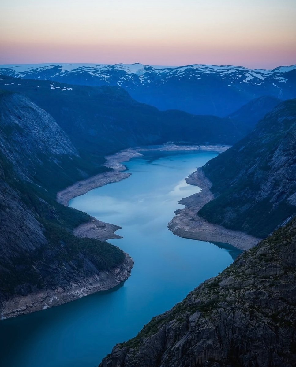 worldclick56's tweet photo. Lofoton, Norway 🇳🇴✨ https://t.co/EPVkbkLCJd