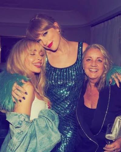 DaughtrFr0mHell's tweet photo. they wanna say taylor changed but all these people came to her wedding 🤷🏼‍♀️🕺🏼🪩 https://t.co/w9ji5OMvb6