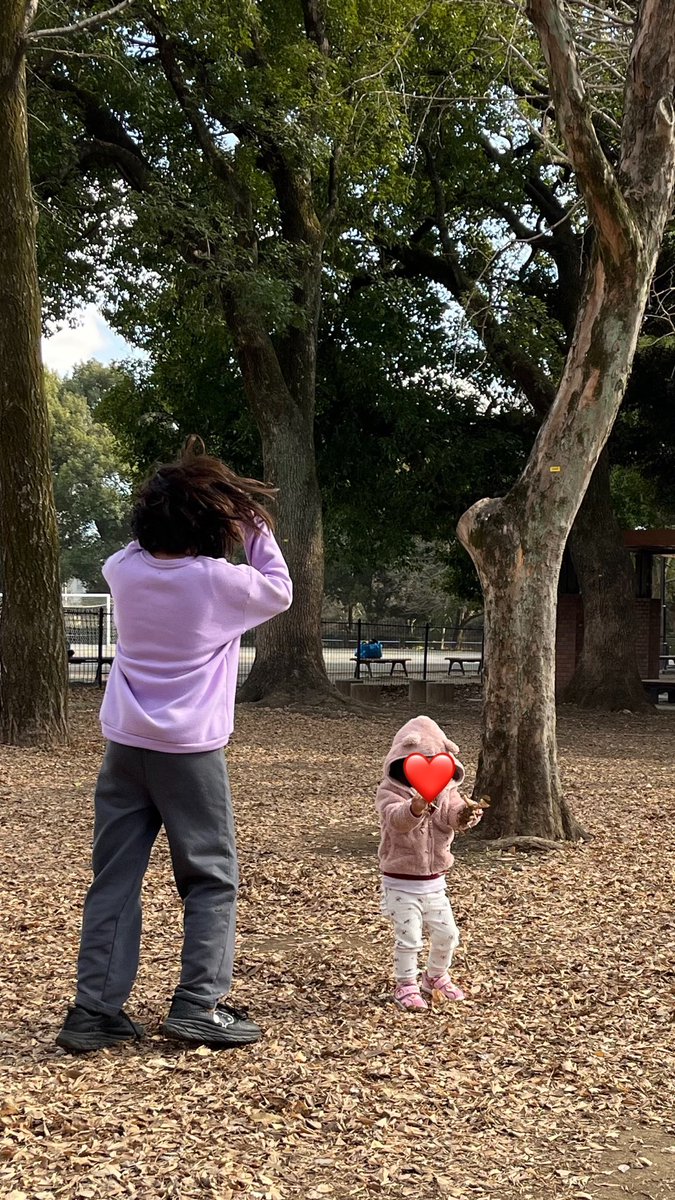 natsuki_lo_ol_'s tweet photo. お母さんになって10年
長女も10歳
私が人を育てるなんて…と、実母にも言われるくらい奔放な性格だったけど、そんな私を正してくれる立派な子に…。
小4にして154cm、大きいことにびっくり‼️どんな子に育っていくのかたのしみです。
おめでとう🎉
#長女誕生日
#七夕ガール https://t.co/MSlIdQIpPe