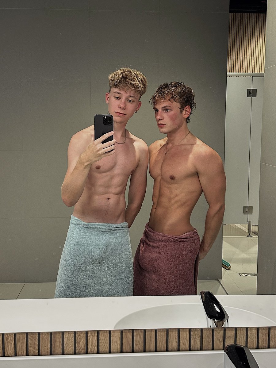 georseny's tweet photo. Gym bros? 😏 @bykamilito https://t.co/gy2xOYJKUR