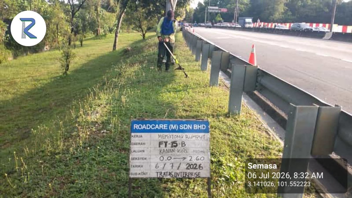 JkrPetaling's tweet photo. 🚧 06/07/26:-Kerja-kerja pembersihan (R03) telah dilaksanakan oleh pihak konsesi Roadcare di Jalan Subang - Sg. Buloh FT15.⁣

#DeliveryIsOurPriority
#IAMJKR
#JKRsynergy
#KITAJKRSELANGOR
#KITACEKAP https://t.co/WQg152KcEp