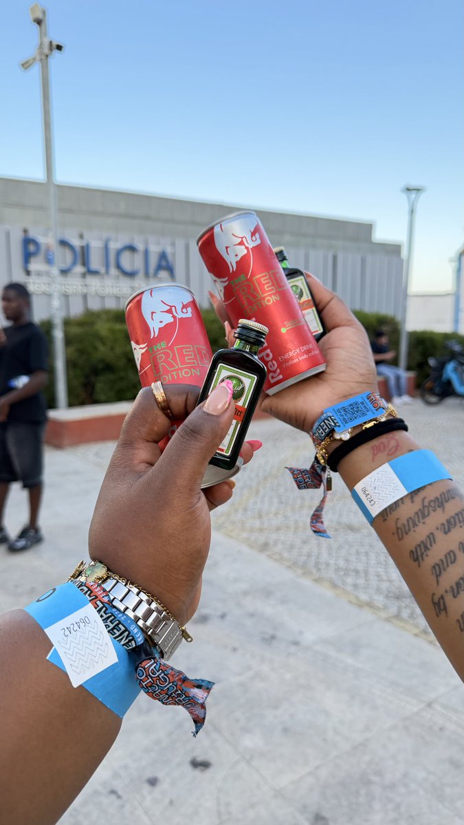OnlyLondie's tweet photo. Afronation day 3🇵🇹 https://t.co/HV26a09Ya4