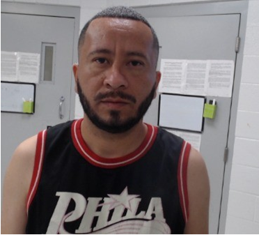 EROSanFrancisco's tweet photo. ICE San Francisco turned criminal alien Cesar Alexander Rincon-Cardenas, 35, over to Mexican authorities at the border. Rincon-Cardenas has convictions in California for robbery and corporal injury to a spouse/cohabitant. He has an arrest warrant in Mexico for domestic violence. https://t.co/p9rItHgTJ1