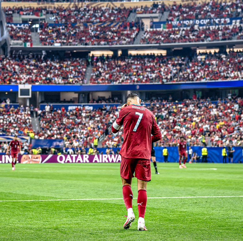 NvzWorld's tweet photo. The final whistle changes nothing.

Thank you, Ronaldo, for inspiring me far beyond football.

You'll always be one of my greatest inspirations, on and off the pitch.

I hope our paths cross one day. SIUUU!

Obrigada, #CR7. 🇵🇹🤍
#CristianoRonaldo https://t.co/AdRwHi6USV