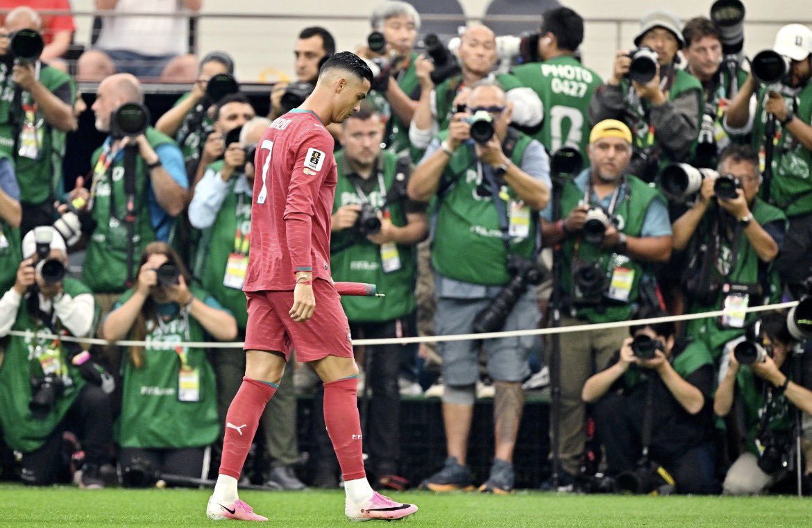 TheNassrZone's tweet photo. What would you say to that young boy who made his first appearance for the national team in 2006?

Cristiano Ronaldo:

“Always give everything you have for your country and for the colours of your shirt, because when the end comes, you will leave feeling more at peace, knowing that you pushed your body to the very last drop and that there was nothing more you could give.

As for the national team in particular, I have a very special feeling about representing it.

I have spent 23 years with it, with great joy and passion, and it has always been an unforgettable experience.

In the end, there was some emotion, but also a feeling of relief and a clear conscience, because when someone gives everything they have, no one can blame them for anything.”