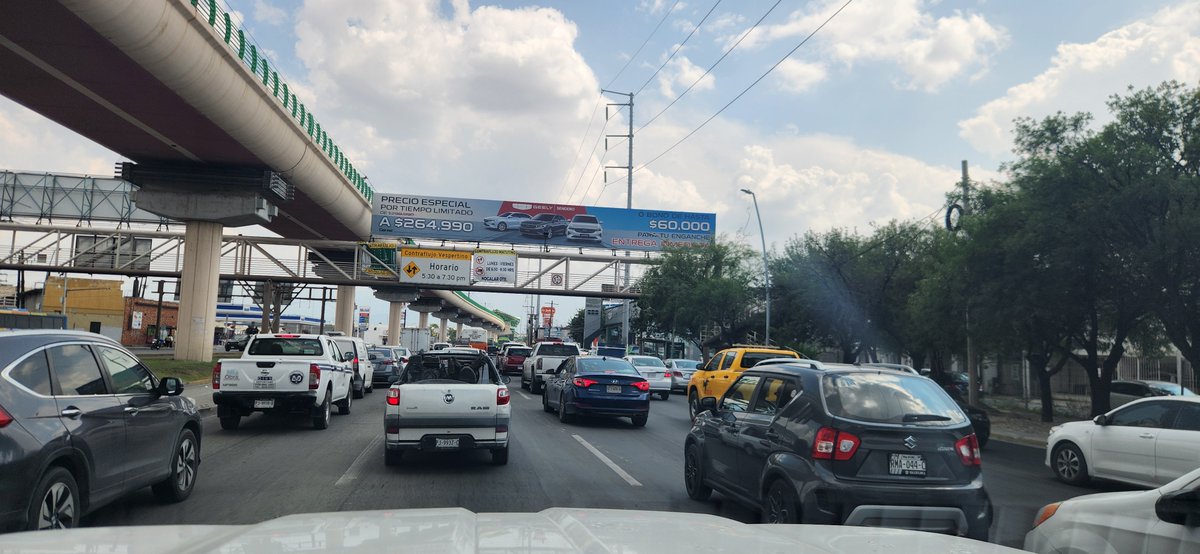 DerlyFlores4's tweet photo. @daniel_carrillo @GobSanNicolas @rayelizalder @SoyDeSanNicolas  Daniel es un parto todos los dias de Norte a Sur pasar por Ave Universidad, se que es un tema de @ayd_monterrey  como se le puede hacer, porque al paso que van ni estan cerca de terminar lo que estan haciendo. https://t.co/lAxe3vN52H