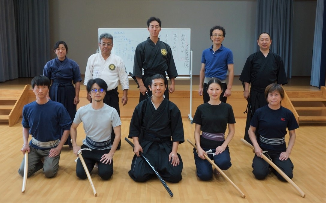 jigenryusoke's tweet photo. 長野寶劔會セミナー
長野県支部セミナーが、今月２０日に開催されます。
2026年7月20日
天眞正自源流兵法長野寶劔會セミナー
場所　長野県立武道館　主道場　6／１面
住所　〒385-0011 長野県佐久市猿久保165-1
時間　　９:００～１６:００
詳細　　９:３０～１２:００　
　　　１３:００～１５:３０ https://t.co/pHkXylRMap