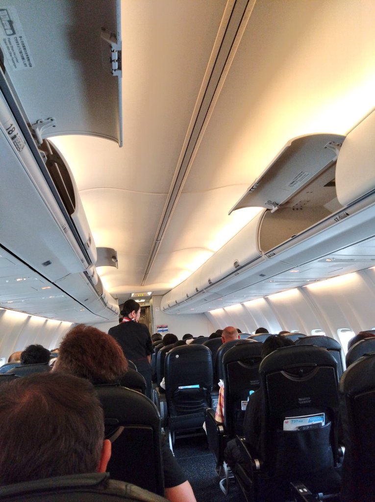 Re_zan1234's tweet photo. 皆さんおはようございます♪

中の人、今月も羽田空港です🛫✨
現地が濃霧らしくて初めて条件付きフライト🌀
濃霧で羽田折り返しは泣きます🥹

ナイトパック11時までご利用可能です♡
しかも2名様4000円〜♪
ドリンク無料🈚お得ですよ🉐
お待ちしてます😊💒
#レンタルルーム #新橋 #烏森口 #休憩 #出張 https://t.co/bB4az2yzDo