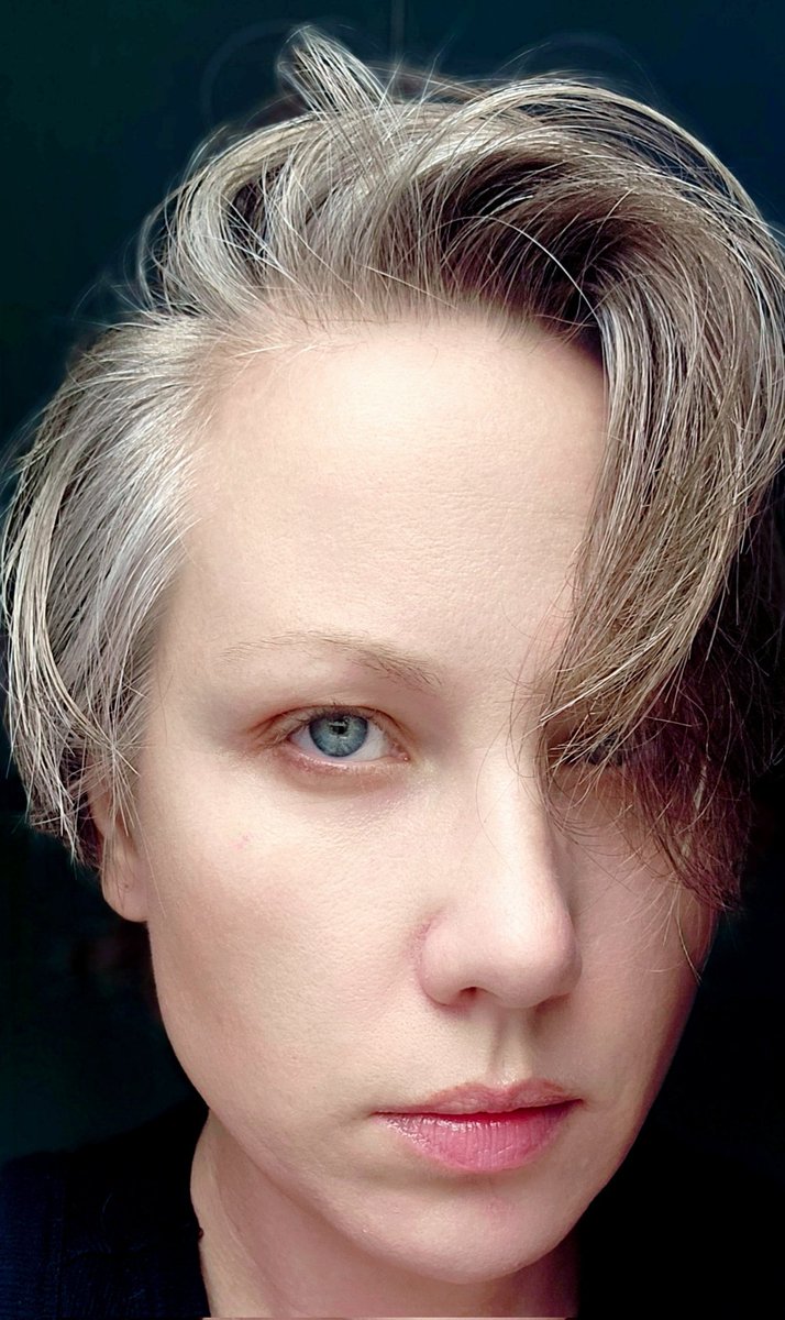 CateTydd's tweet photo. How would you describe my beauty shot? https://t.co/uAUVB9evHq