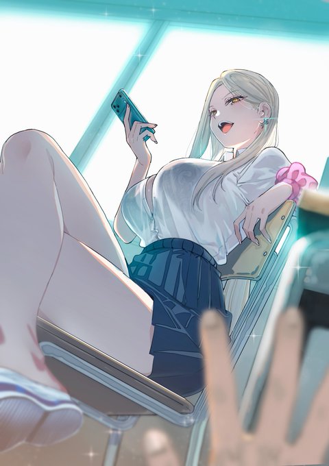 「へぇー、あたしのこと盗撮してんだ? マジキモいんだけど。」 --この時の彼女は、まだ何も知らない。