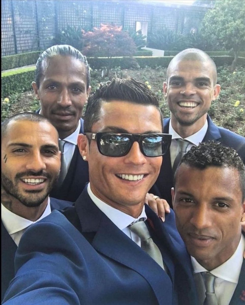 DiianaD___'s tweet photo. The only Portugal squad that truly fought like warriors for Cristiano Ronaldo, EURO 2016 will never be forgotten. 👑🇵🇹 https://t.co/8mfI9a79qp