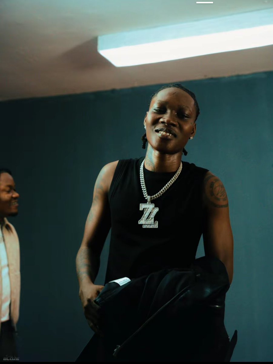 Neskah0013's tweet photo. Which Nigerian Celeb do pass Zinoleesky? https://t.co/pSn0IqPWdO