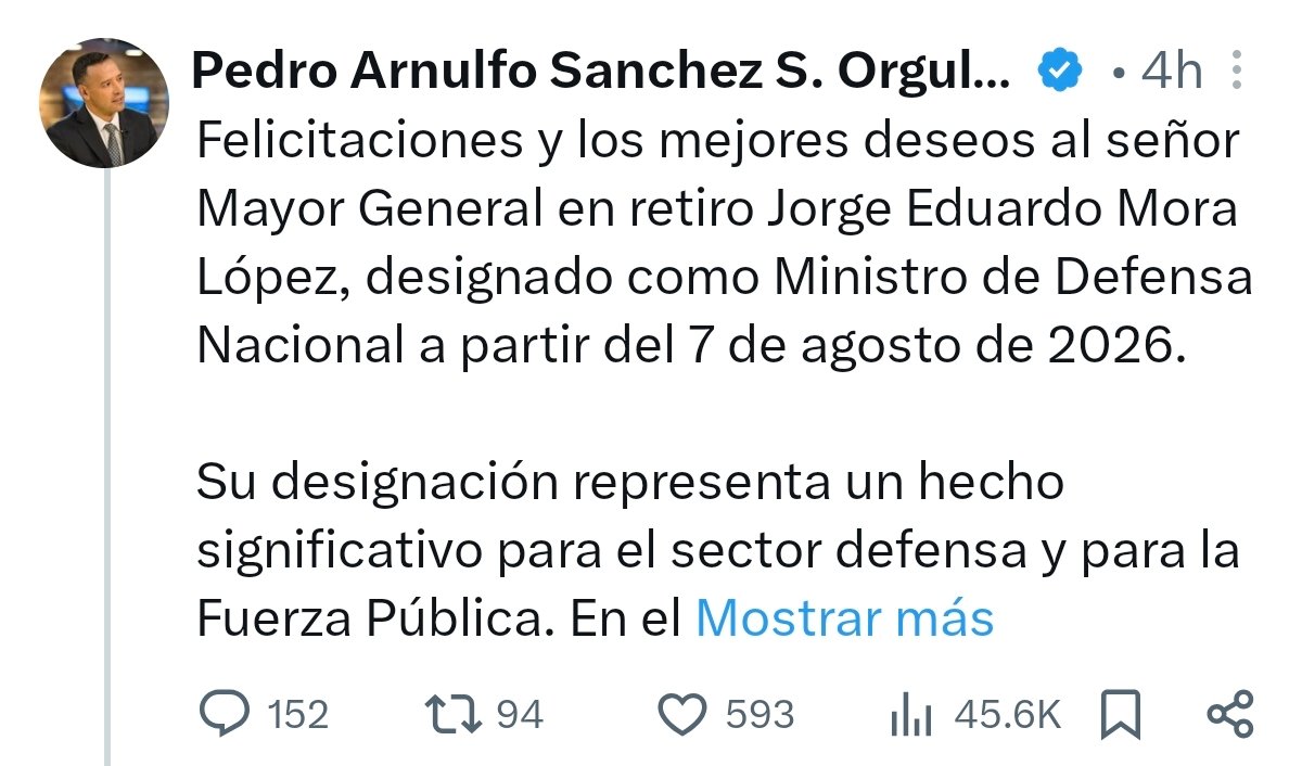 santiuribedel10's tweet photo. Mientras Petro anda diciendo que el verdadero presidente es Iván Cepeda, su Ministro de Defensa sale a felicitar al nuevo Ministro de Defensa de Abelardo y su Ministro de Interior recibe en su oficina con un abrazo al nuevo Ministro de Interior de Abelardo.

¡Jajajajajajajajaja! https://t.co/9iYm3RLalb