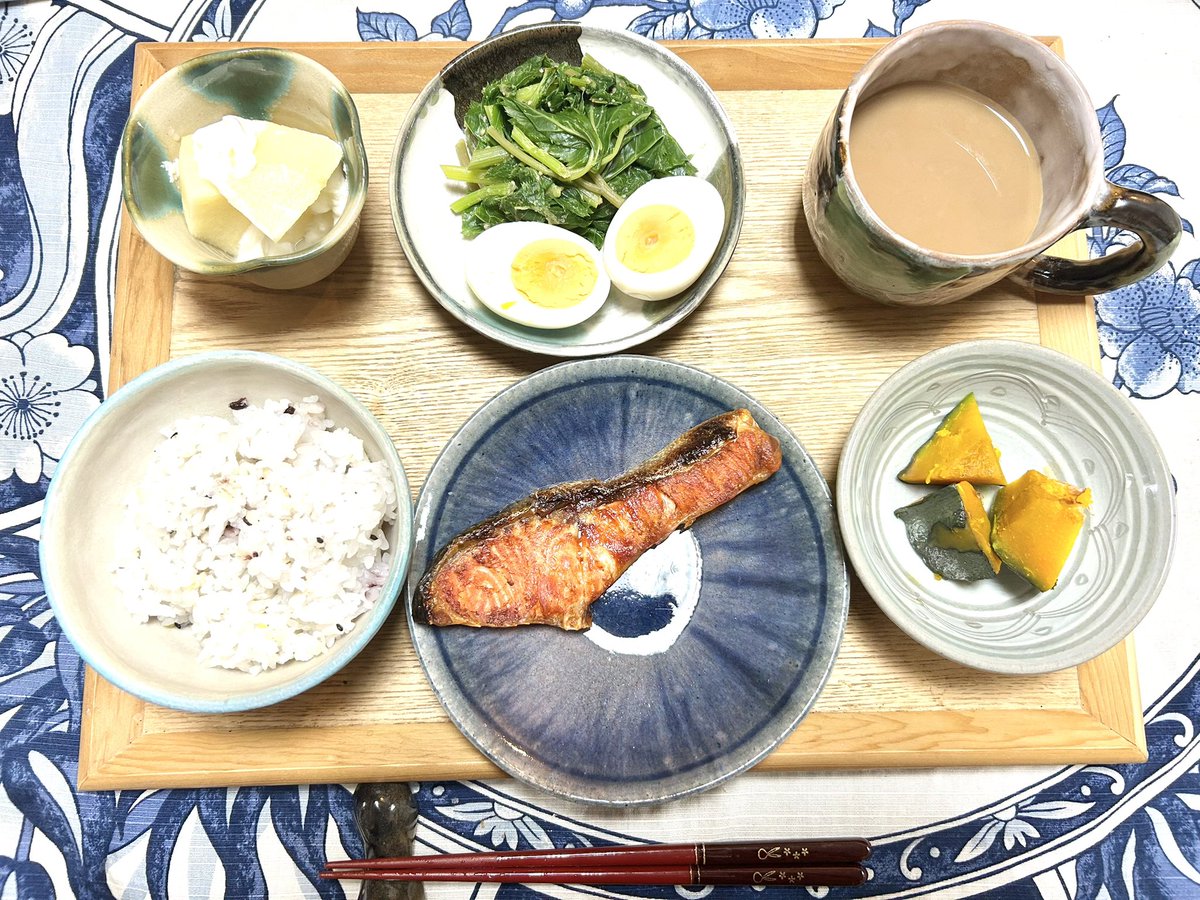 hoshias2's tweet photo. おはようございます
今日は打ち合わせで都心に行くので自分のお弁当分を朝ごはんに
こちら涼しめの朝、みなさまよき1日を https://t.co/qPcbplB7sB
