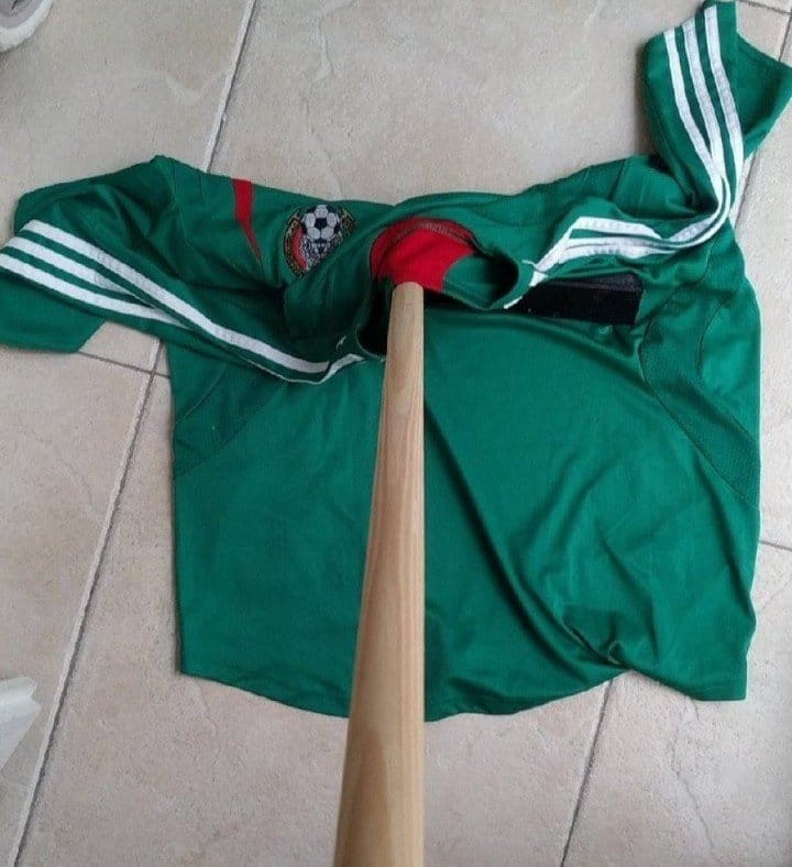 1sa4c06's tweet photo. @humbertotaboad5 @En_jupiter_ Y por eso el mundo entero celebró la salida de mechico del mundial JAJAJAJAJAJJA cuántos chiles te has tragado en las celebraciones, te habrás atragantado. Yo me burlaré cuanto yo quiera, sácate la verga inglesa que llevas atorada, que andas regluda JAJAJAJAJAJA https://t.co/2Sgz0Rsb5H