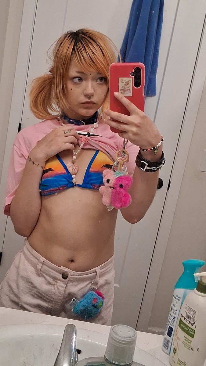 PetFantasy_'s tweet photo. Fox🐾23yrz 
Pink puppy femboy 
Returning to #nsfwtwt 
Mostly submissive, Kinky Freak♡ 
Pics of me on here vids with partner nd Xtraz here ⬇️💕✨️
https://t.co/3glBY0o5kS https://t.co/59SedywQao