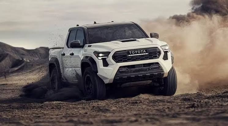 EmilioVallejoRL's tweet photo. Toyota retirará parte importante de la producción de Tacoma en México construyendo una nueva planta en Texas.

$3600 millones de dólares en inversión y 2000 empleos que México pudo haber captado, pero MORENA no pudo renegociar el T-MEC.

Los ineptos de Ebrard y Lord Cacahuates, sumado a la abyección de MORENA al narco ya pasan factura a la economía nacional.

Con el neoliberalismo la política era "Mover a México".

Con el neopopulismo la política es "Joder a México".