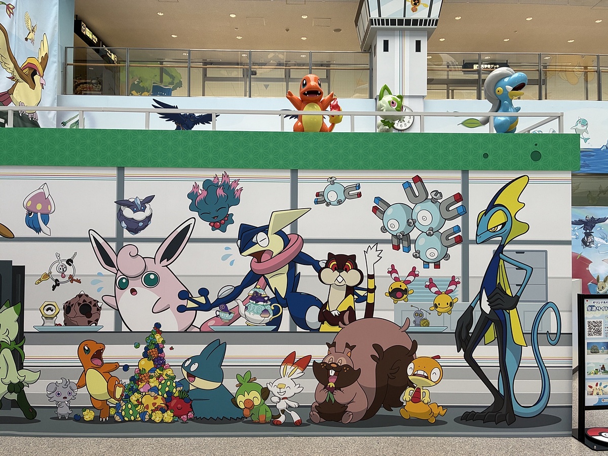 game_watch's tweet photo. 7月7日開港「のと里山ポケモン・ウィズ・ユー空港」、ポケモンたくさんの内装公開　カイリキーのフォトスポットなども登場 https://t.co/pkgUhQRcGa https://t.co/NMCQyHkdqn