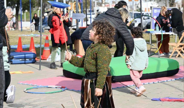 Municipiod's tweet photo. ¡Arena Abierta! 😊 Se desarrolló una jornada comunitaria para toda la familia. 🎉

Nota completa: https://t.co/avnMFwKgAm

#municipiod #noticiasmunicipiod #actividadesmunicipiod #antelarena https://t.co/KzdJHR0WBl