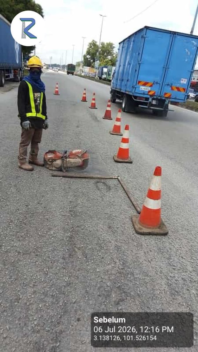 JkrPetaling's tweet photo. 🚧 07/07/26:-Kerja-kerja tampalan kekal (R01) telah dilaksanakan oleh pihak konsesi Roadcare di Jalan S.Alam - Sg. Buloh FT287.⁣

#DeliveryIsOurPriority
#IAMJKR
#JKRsynergy
#KITAJKRSELANGOR
#KITACEKAP https://t.co/YJlhYkNox8