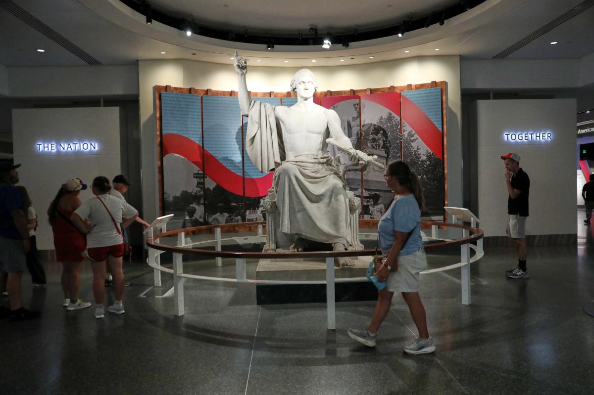 NYPostOpinion's tweet photo. Free the Smithsonian — and our history — from America-hating elites https://t.co/THmzslkzRN https://t.co/IqkTgnGgnX