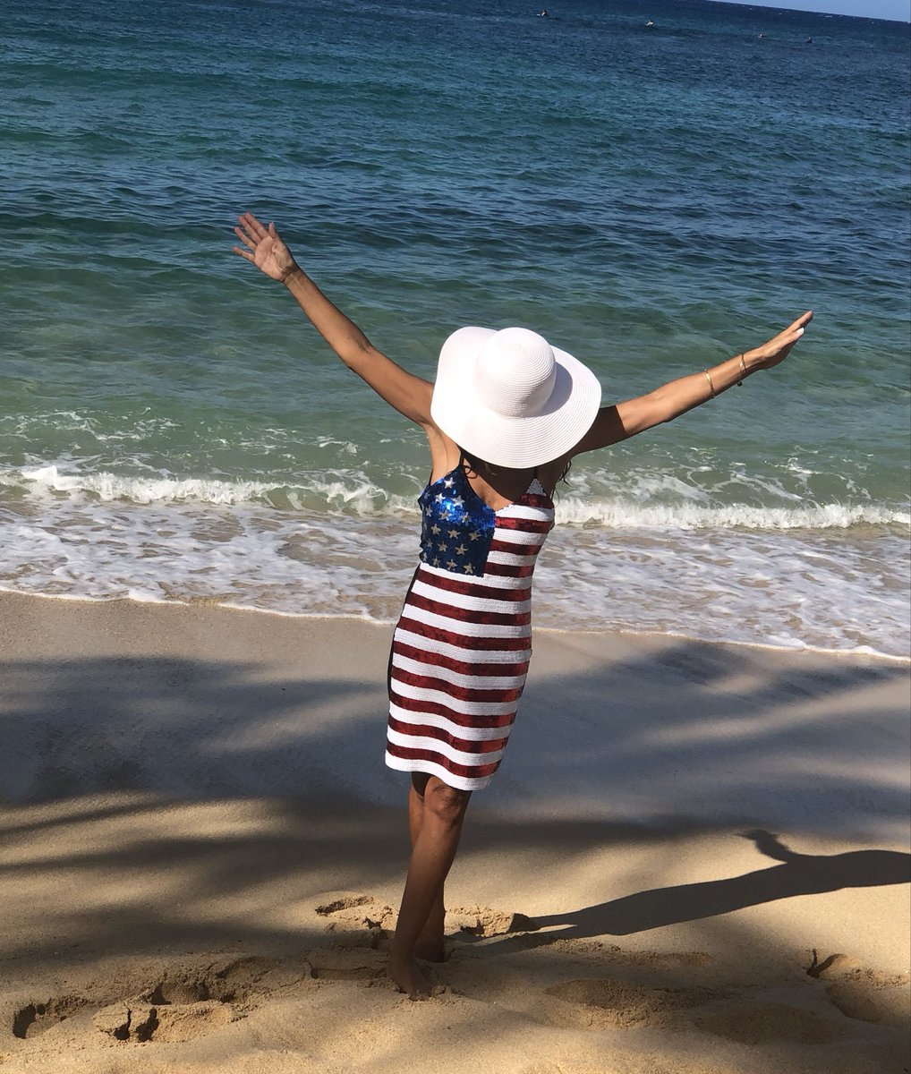 michellecorr's tweet photo. From sea to shining sea 🙏🇺🇸❤️🧜‍♀️ https://t.co/V3KphiG19V