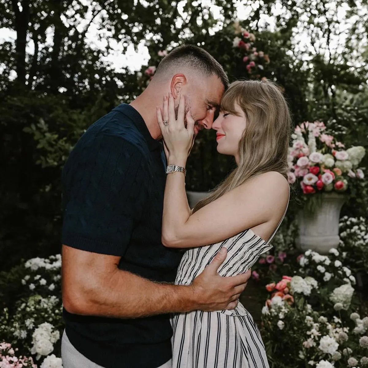 TheePopCore's tweet photo. Taylor Swift &amp; Travis Kelce’s Madison Square Garden wedding remains TikTok’s #1 trending topic for a second consecutive day, surpassing 340.2M views, up nearly 40M views since yesterday’s update. https://t.co/lYDjNzTzaC