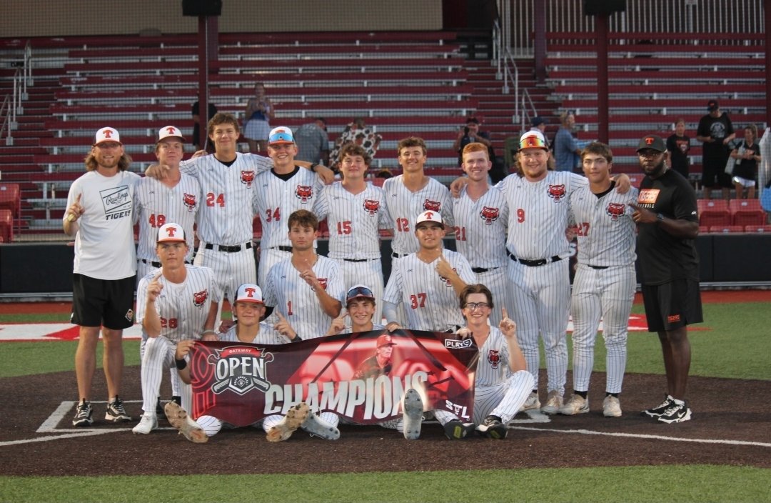 AZimmermann2028's tweet photo. Proud to take home the Play 9 Gateway Open championship this weekend! 
​Added 2 more doubles to the stat line. Currently sitting at 24 total hits on the season—13 of them going for extra bases.
@RyanRohmiller @Coach_Ivory07 @JaworowskiAaron @EPratte2 @David_Birkby @stltigers https://t.co/rirON8ldPY