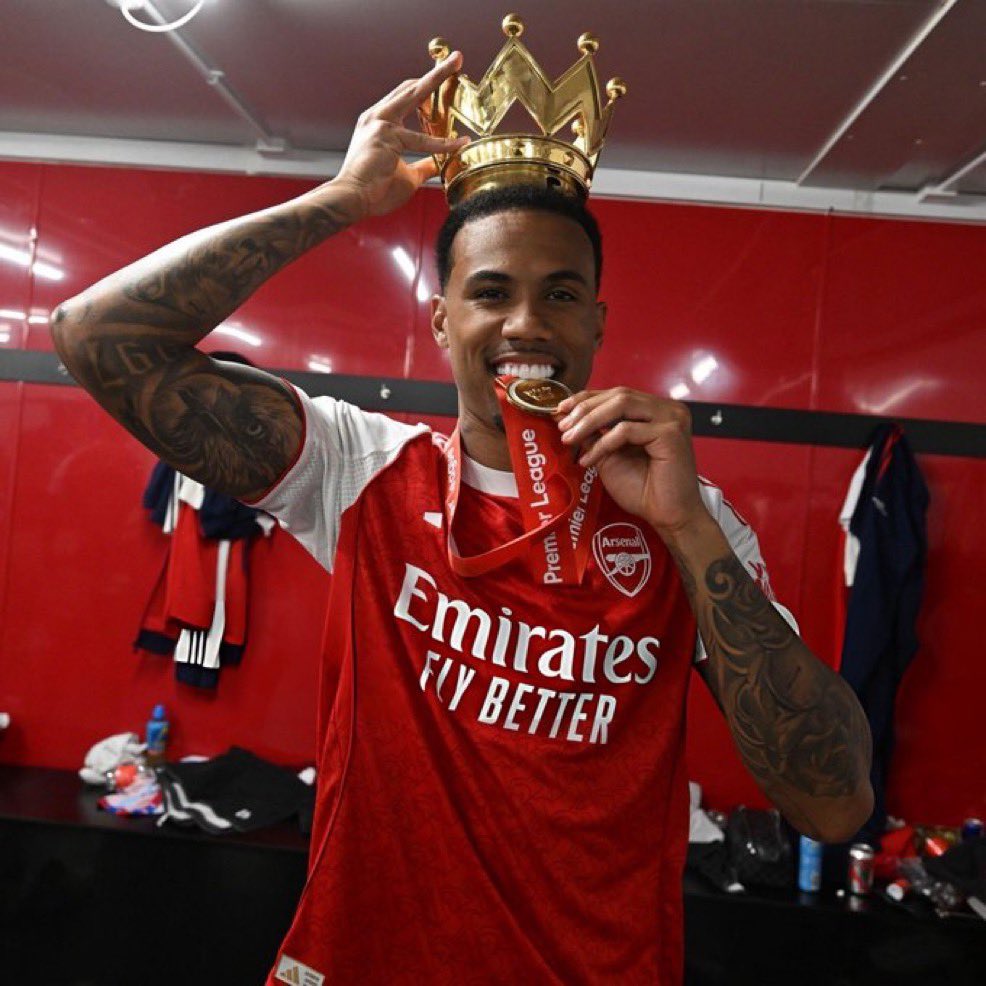 DailyAFC's tweet photo. 😀 🏅 👑 https://t.co/PujGpKL3xo