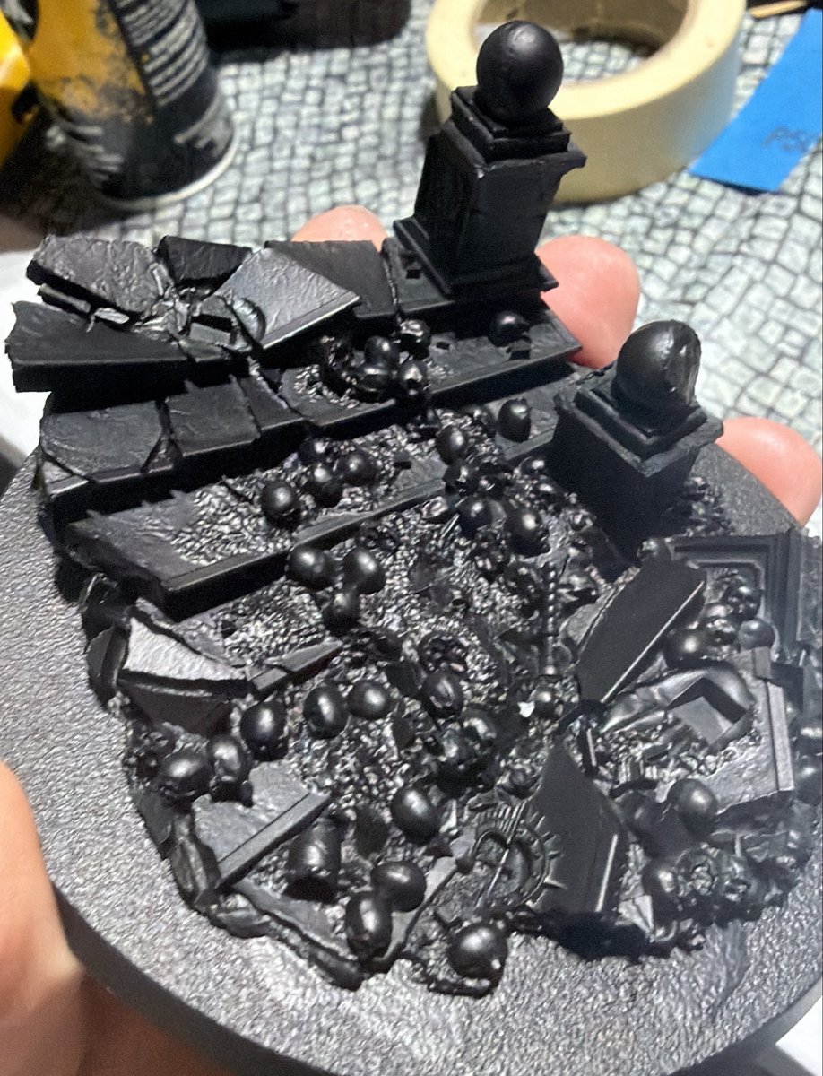 BossmanBohemond's tweet photo. The base for a mini you can’t afford with your welfare, Iker 

Notice how it’s not caked in primer https://t.co/DIf3TjkxMQ