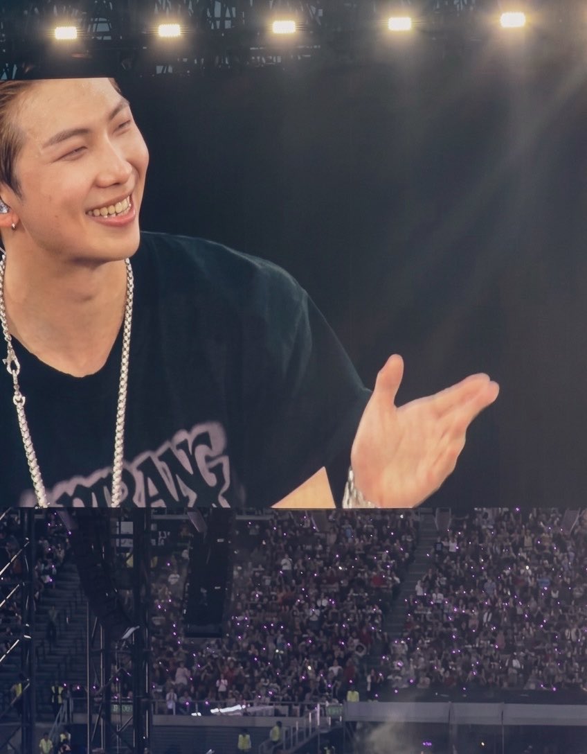 DixieJoon7's tweet photo. I’m addicted to taking pictures of namjoon when he comes on screen. Most beautiful man ever 
# RM https://t.co/yYIb5AwiVP