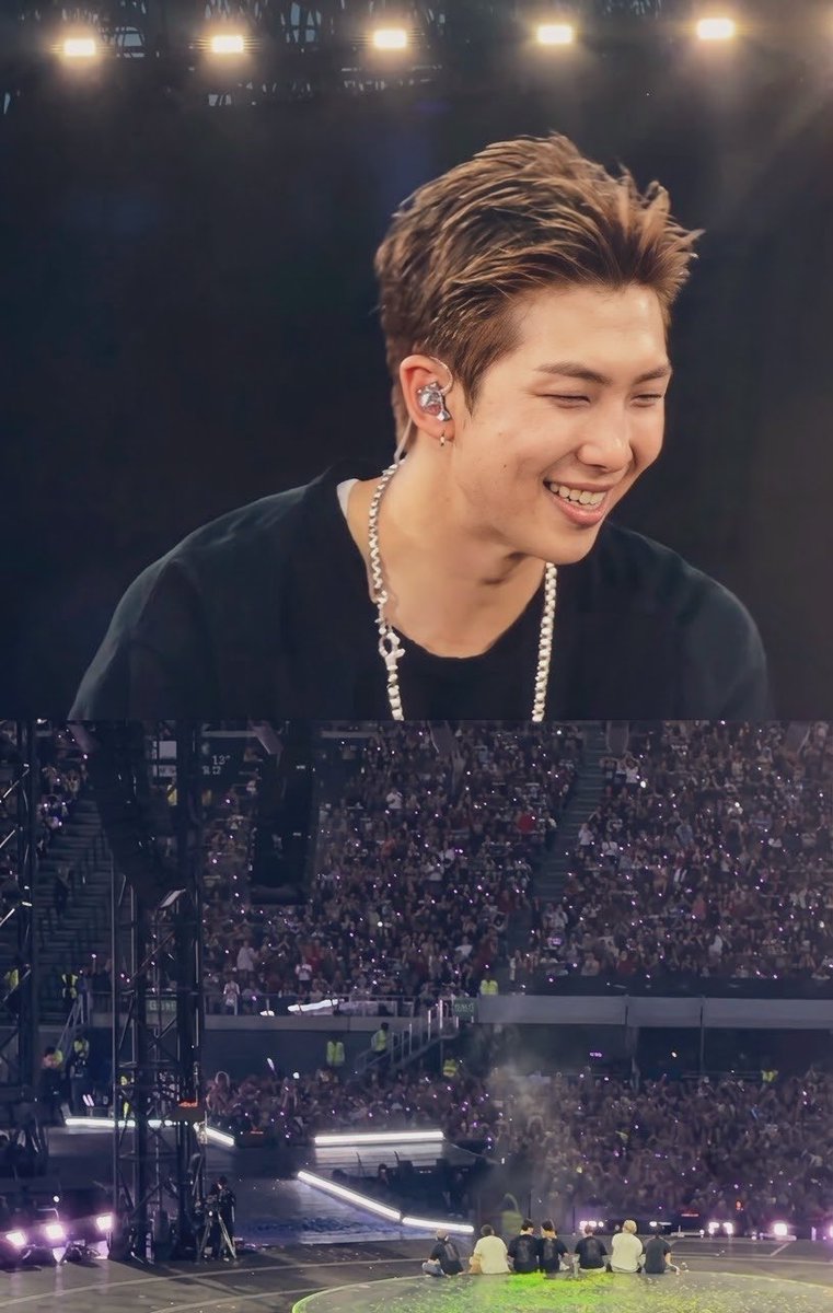 DixieJoon7's tweet photo. I’m addicted to taking pictures of namjoon when he comes on screen. Most beautiful man ever 
# RM https://t.co/yYIb5AwiVP
