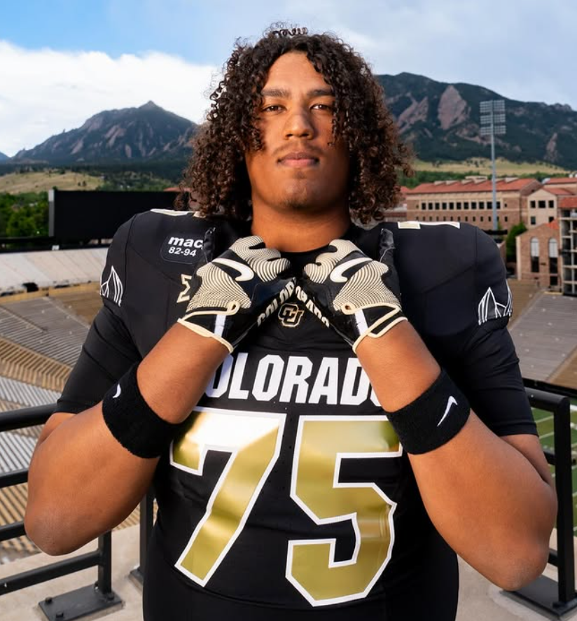 TheD_Zone's tweet photo. Kalamazoo Central 2027 OT Dewey Young has committed to Colorado      

https://t.co/Z8T5skqovN https://t.co/j0RUwvsnUp