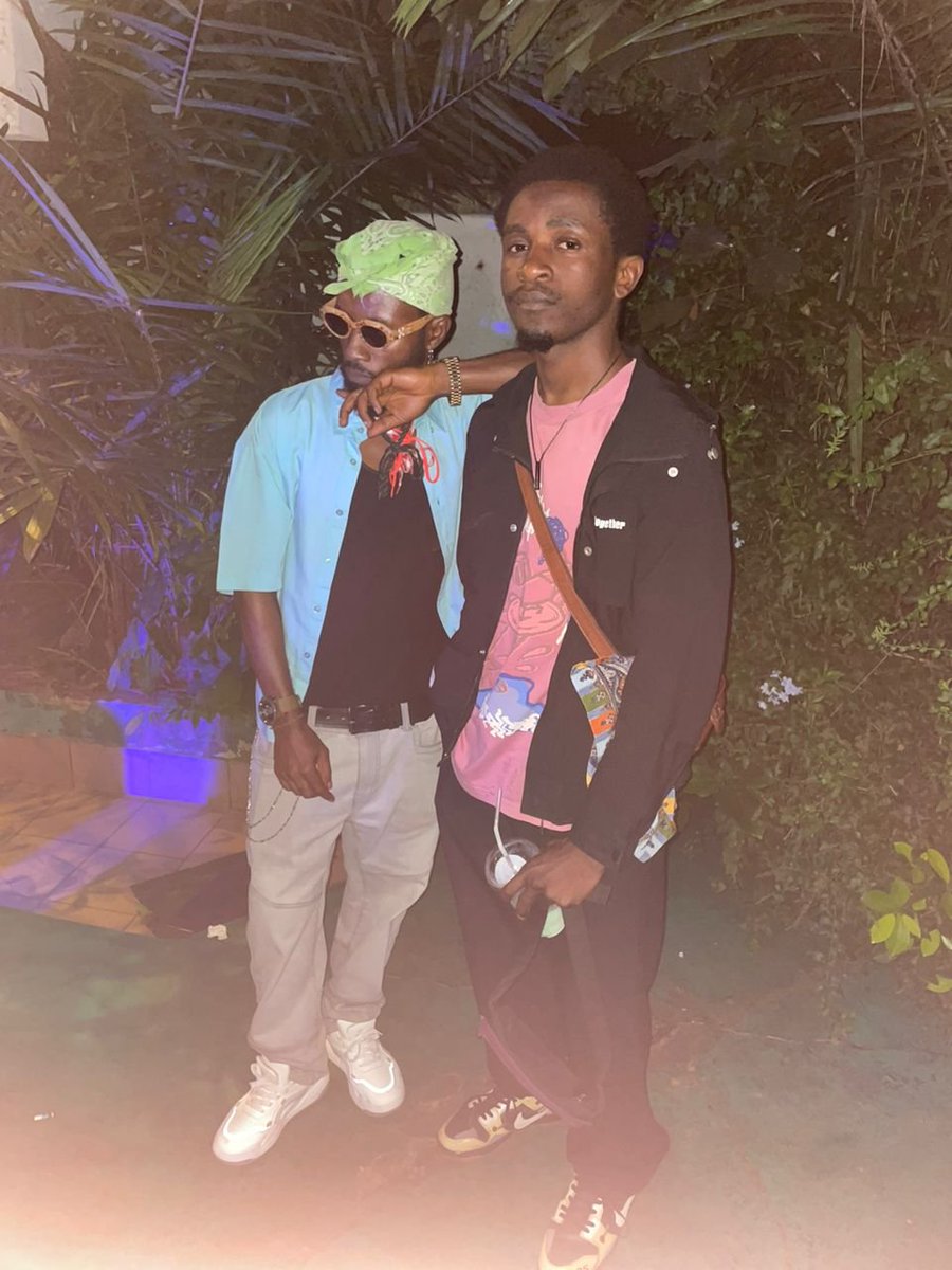 BigbenHoncho's tweet photo. 🕶️ Confidence isn’t walking into a room thinking you’re better, it’s knowing you don’t have to compare. 💪✨.
_
Complicated Setting .
Night Life alongside Igrèck.
.✓
#nightvibes #bandana #rolexwatch #offwhite #bigcats https://t.co/xXCh42Jum8