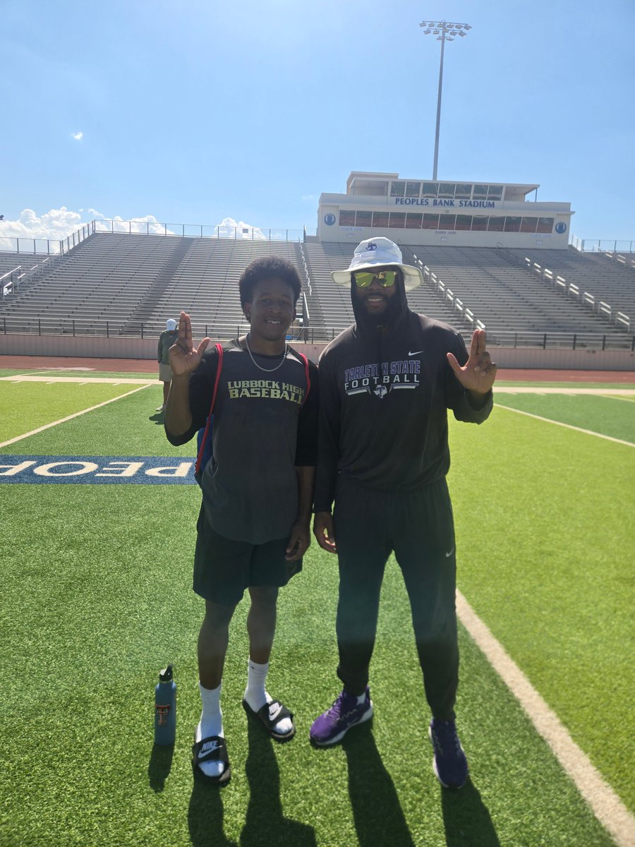 Denzel_Robins's tweet photo. I had a great time competing and learning from this amazing coaching staff. Thanks to all of the @TarletonFB coaches. @tjmac_6 @Coach_Benitez1 @Coach_Sims1 @CoachDJWagner @FredrickTate2 @CoachCamMckeon 

@CoachWhiteDB1 @BenjaminGolan @TFloss32 @JarrettDRamirez @JGonzalesJr10 @ScottRapp17 @KyleMorgan_FB @GPowersScout @CSAPrepStar @Bdrumm_OUI @dctf @sixstarfootball @LoneStarPrepsTX @PrepRedzoneTX @806hsscmedia @TXRecruits