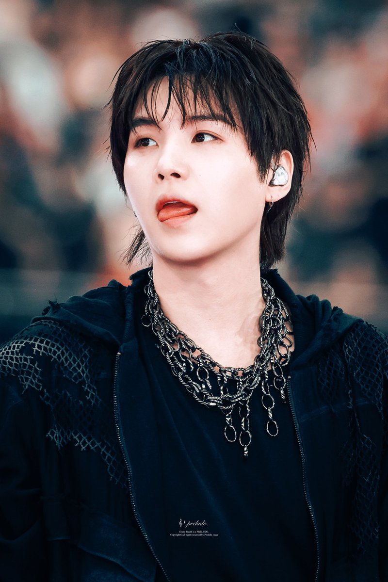 93DaeguTownSuga's tweet photo. yoongi is insanely pretty, he is ethereal  🖤❤️‍🔥 https://t.co/SHluGtEV5u